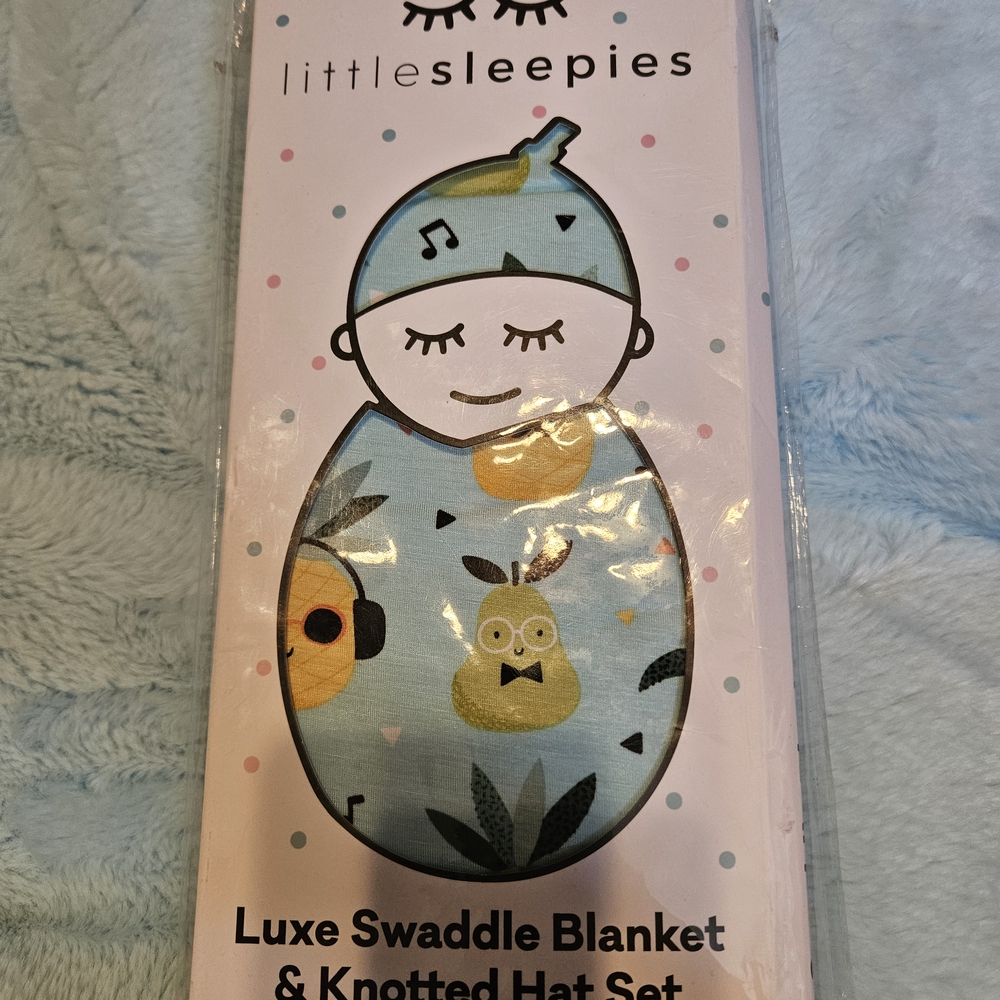 Little Sleepies Swaddle Blanket & Hat Set - Pineapples And Pears